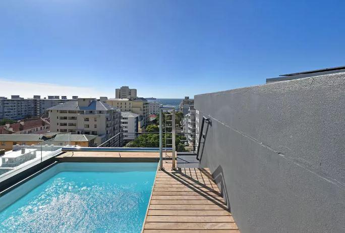 2 Bedroom Property for Sale in Sea Point Western Cape